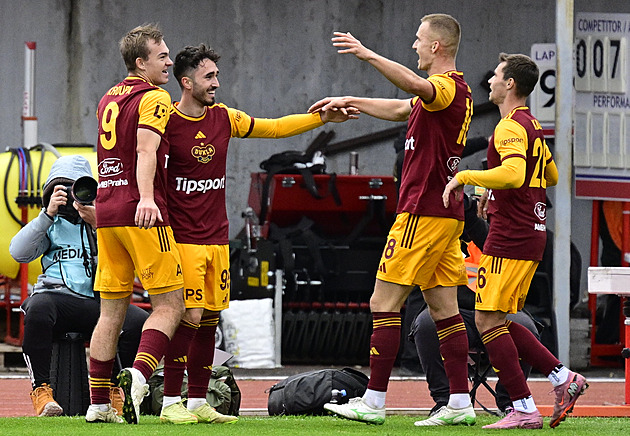Dukla - Slovácko 1:0, hosté klesli na dno tabulky, jediný gól vstřelil Čermák