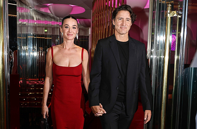 Katy Perry a expremiér Trudeau se oficiálně ukázali jako pár. Vyšli si v Paříži