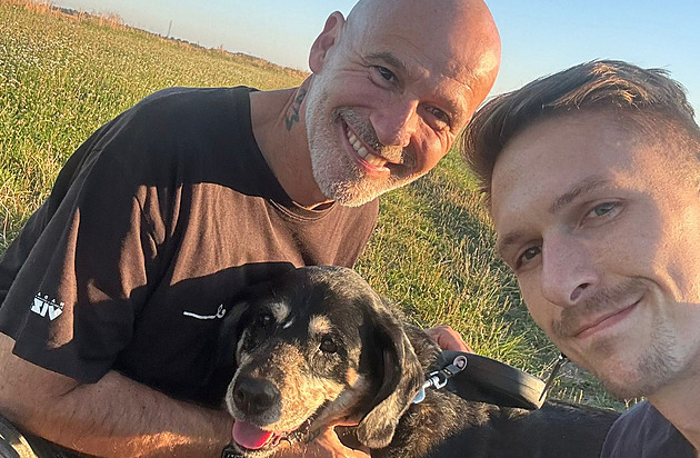 Jak tohle zvládají? Jan Musil s partnerem si pořídili devět psů