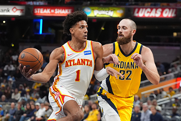 Atlanta porazila v NBA Indianu, Krejčí výhru sledoval opět jen z lavičky
