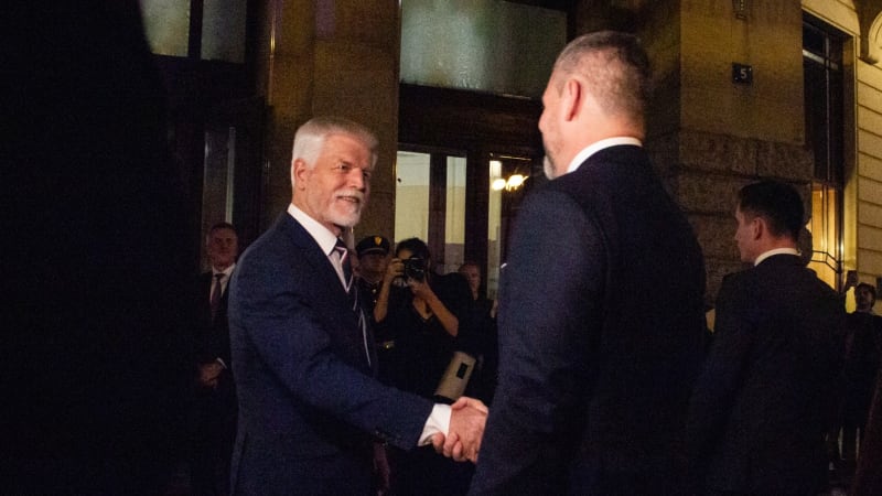 Pavel se setkal s Pellegrinim: Občané doufají v co nejlepší vztahy Česka a Slovenska