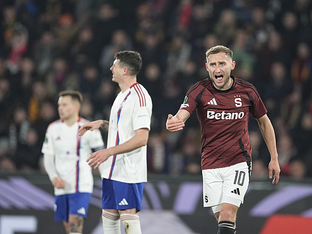 Kudy z nudy, Sparto? Priske musí najít nakopávák, jeho tým nudí a nebaví