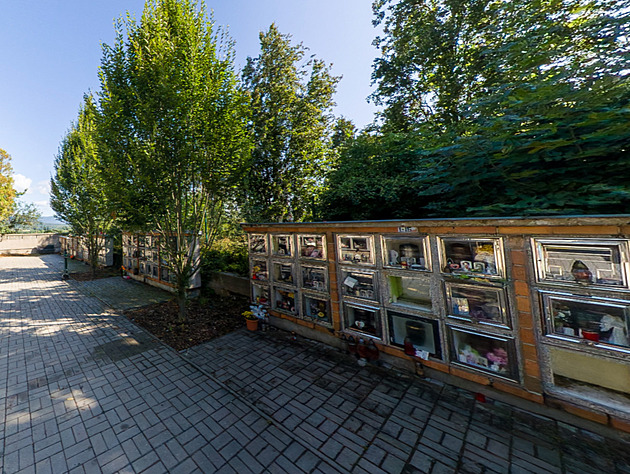 Špatný stav kolumbárií na karlovarském hřbitově vyřeší oprava, začne v pondělí