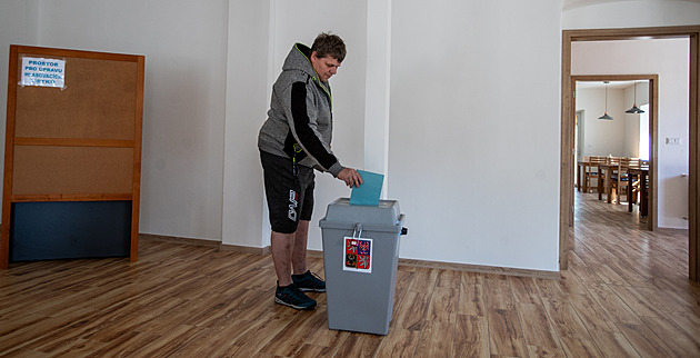 Referendum o osudu podnikatelského parku v Chebu je neplatné, přišlo málo lidí