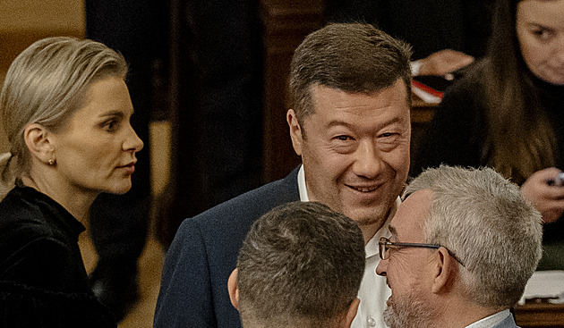 Omezí si poslanci právo mluvit? Změna jednacího řádu ale zatím musí počkat