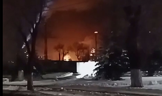 Ukrajinci udeřili na ropnou rafinérii v Saratovu