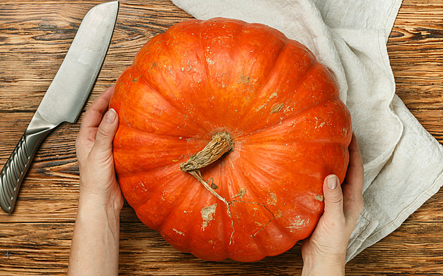 Dejte si kosmetické rande s dýní. Omladí pleť a zbaví ji skvrn