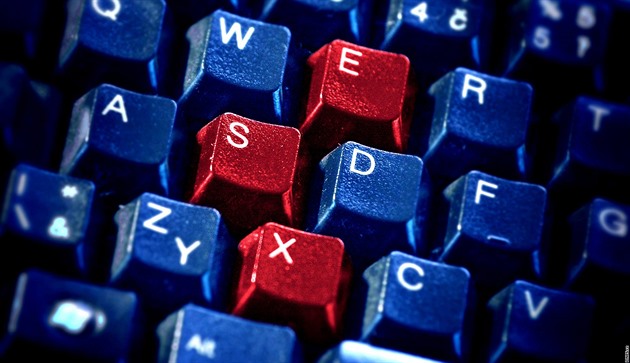 Stovkám chlapců psal pod falešným profilem, pak od nich loudil intimní fotky