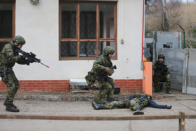 Hradba 2025. Vojáci a aktivní záložníci cvičili obranu ropných skladů