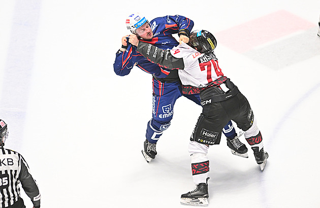 ONLINE: Sparta se v Pardubicích dostala do vední, Liberec přehrává Budějovice