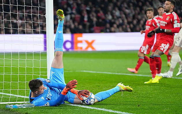 ONLINE: Benfika vede na Ajaxu, za domácí chytá Jaroš. Pak jde do akce City či Chelsea