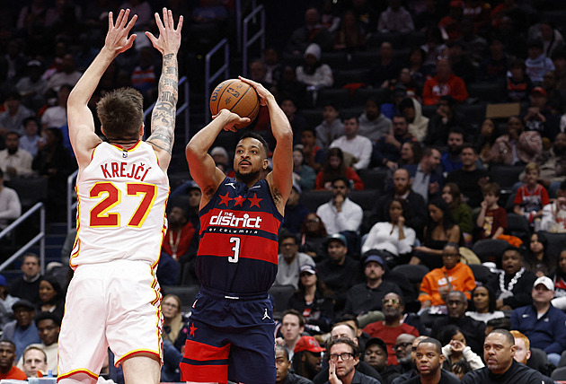 Krejčího body nepomohly odvrátit debakl s nejslabším. Dončič zářil v derby