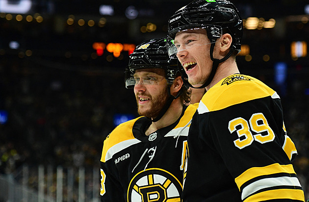 Přijdu si nepatřičně. Pastrňákův parťák se úžasně rozjel, Boston drží nečekaný střelec