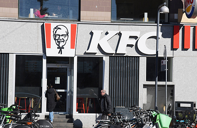 Plíseň, která bila do očí. V provozovně KFC se našla v čokoládových muffinech