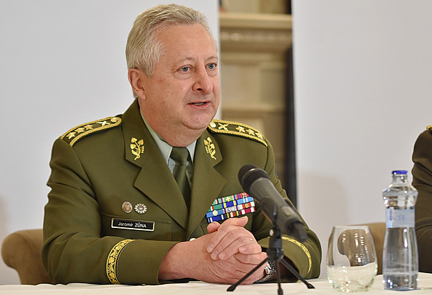 Posouzení muniční iniciativy je legitimní, řekl Zůna. O Ukrajině mluvil vyhýbavě