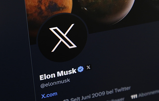 Brusel dal Muskovi pokutu 120 milionů eur. Vadí klamavá fajfka i utajení dat