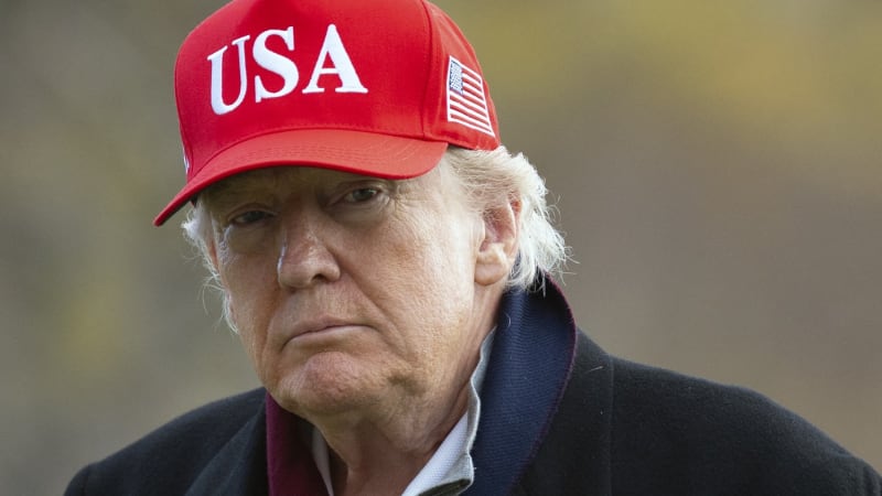 Válečný zločin? Demokrati tepají Trumpa za raketový útok na vrak lodi a smrt údajných pašeráků