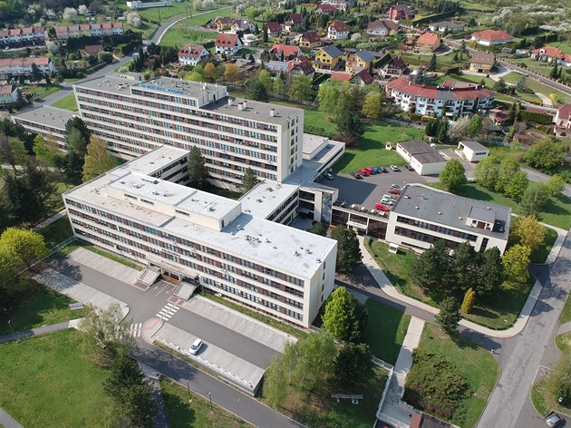 Nemocnice v Kadani žaluje exšéfa o 26 milionů, radnice se chce soudu vyhnout