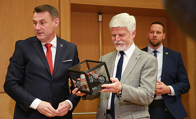 Prezident Pavel přijel do Liberce, návštěvu začal v ústavu pro nanomateriály
