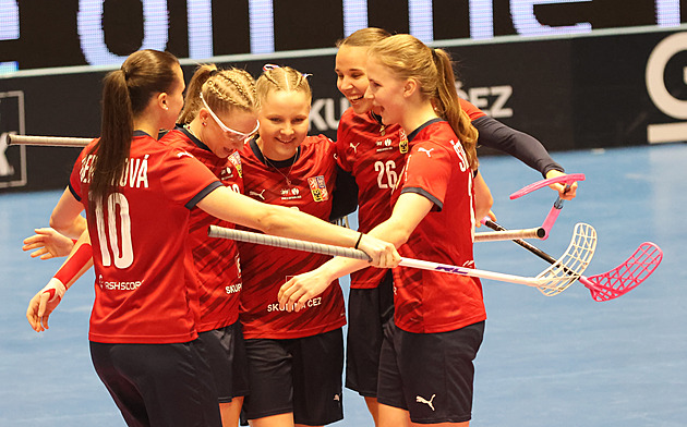 Domácí euforie! Florbalistky po gólu kapitánky poprvé postoupily do finále MS