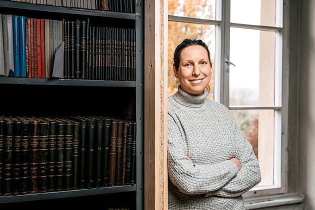 Dárky bývaly forma závazku. Před Ježíškem je nosily i štědré báby, líčí etnoložka