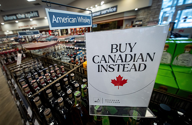 V kanadských skladech leží americký alkohol za miliardy. Provincie řeší, co s ním