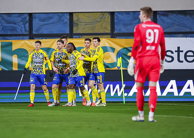 ONLINE: Zlín - Olomouc 5:0, další hanácká ostuda. Petruta kompletuje hattrick