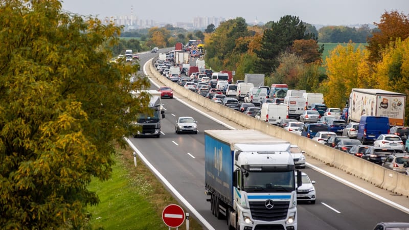 Zásadní změna pro řidiče náklaďáků? Nový ministr Bednárik zvažuje zavedení plošného mýta