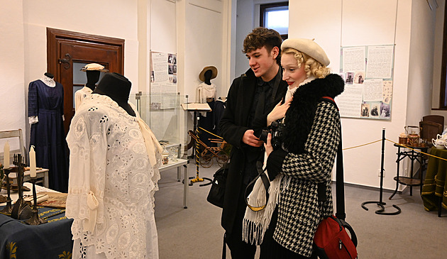 Jak se žilo a vychovávaly se děti v době secese? Napoví výstava na zámku