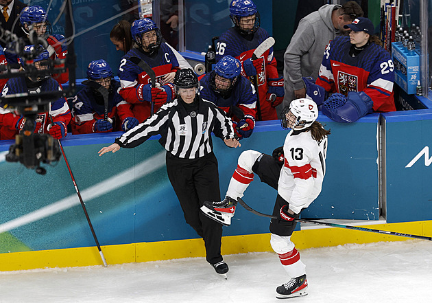 Česko - Švýcarsko 3:4N. Zahozený náskok, hokejistky prohrály i druhý zápas v Miláně