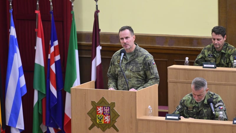 Řehka: Skončila éra bezstarostnosti a iluzí. Armáda se začala připravovat na nejhorší scénář