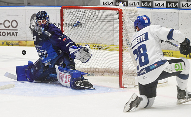 ONLINE: Kometa otáčí na Kladně, Sparta čelí Hradci. Chystá se slezské derby