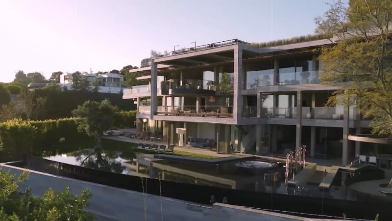 Cruise doma jezdí motokros, Gates chová lososy. Prohlédněte si sídla slavných za miliardy