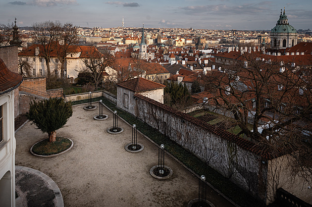 Konec dřevěných bud i jedna velká událost. Zjistěte, jak se mění Pražský hrad