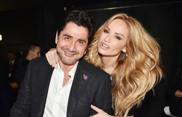 Násilí, vydírání a manipulace. Sklenaříková promluvila o vztahu s miliardářem