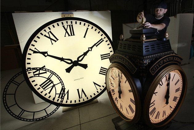 Změna času 2026 se blíží. Letos ještě dvakrát, pak se musí přijmout nový zákon