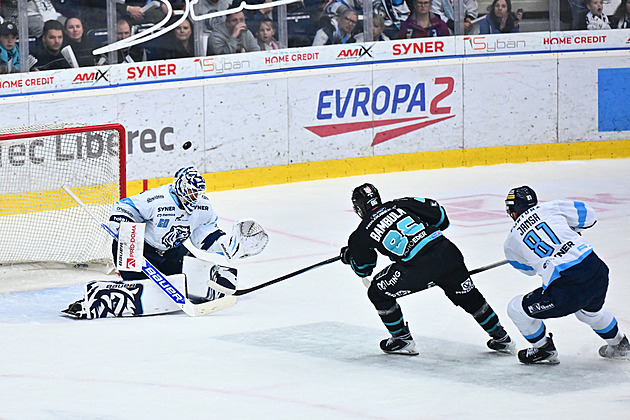 ONLINE: Liberci se postup do semifinále komplikuje, za Vary otevírá skóre Beránek