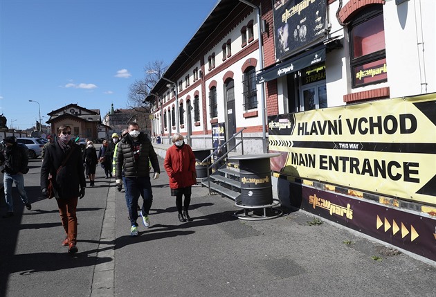 Proměna haly po nevěstinci v Holešovické tržnici. Město naznačilo, co tam bude