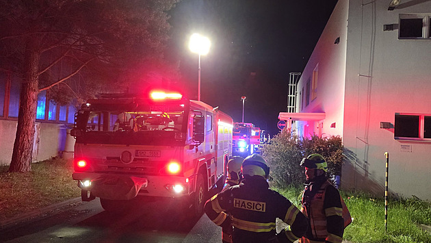 Požár v hale na Přerovsku způsobil milionovou škodu, evakuovali sedm lidí