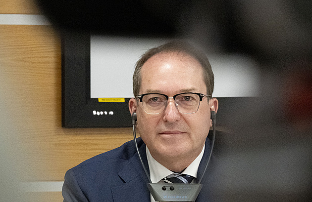 Německý ministr vnitra na sudetský sjezd dorazí. Macinkův výrok nekomentoval