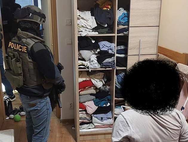 Gang dealerů rozprodal deset kilo kokainu za 15 milionů. Vozili ho z Prahy
