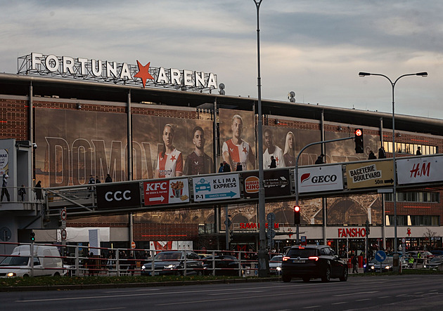 Jak se dostat do Edenu? Záleží na tom, zda chcete na fotbal, koncert, hokej nebo nákupy